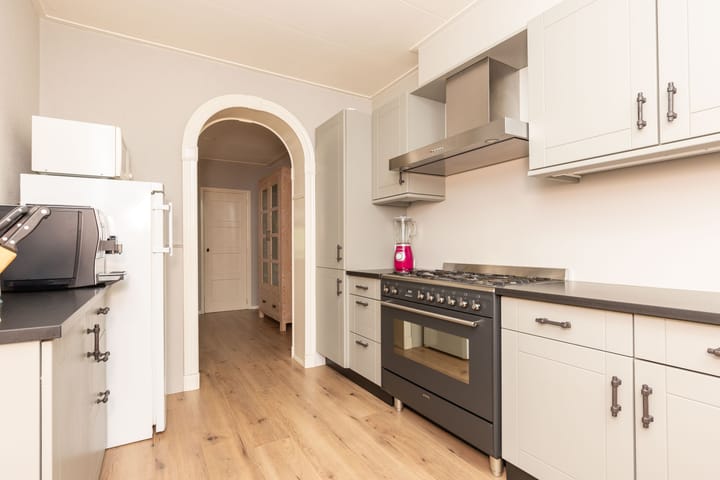 Photo 18 of Pieter Noordelooslaan 31