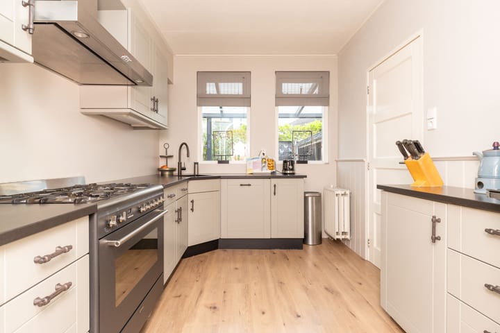 Photo 19 of Pieter Noordelooslaan 31