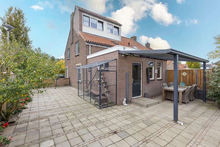 Photo 24 of Pieter Noordelooslaan 31