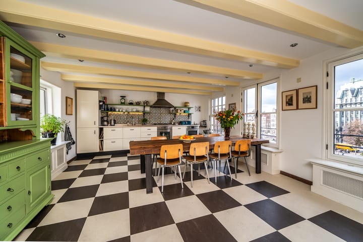 Foto 3 van Warmoesstraat 34-E