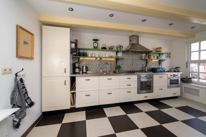 Foto 6 van Warmoesstraat 34-E