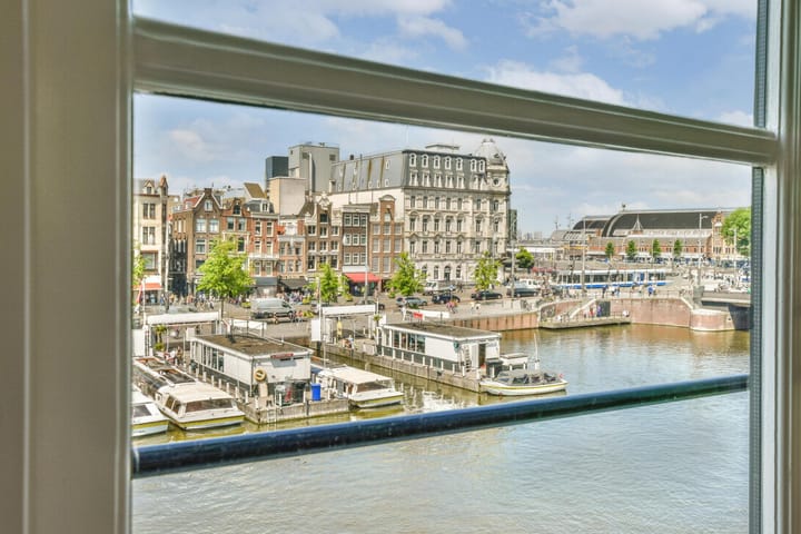 Foto 9 van Warmoesstraat 34-E