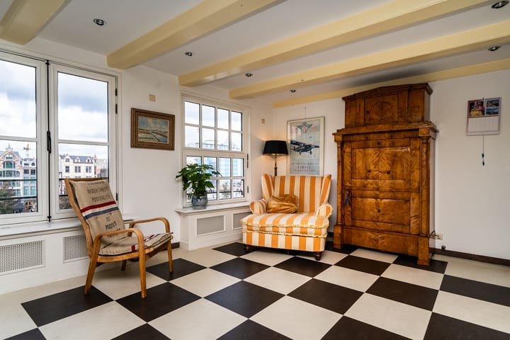 Foto 10 van Warmoesstraat 34-E