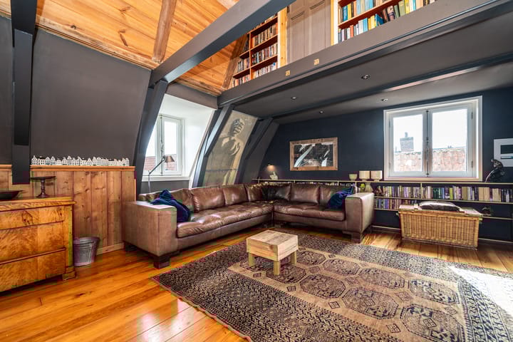 Foto 15 van Warmoesstraat 34-E