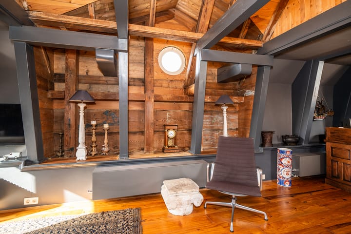 Foto 17 van Warmoesstraat 34-E