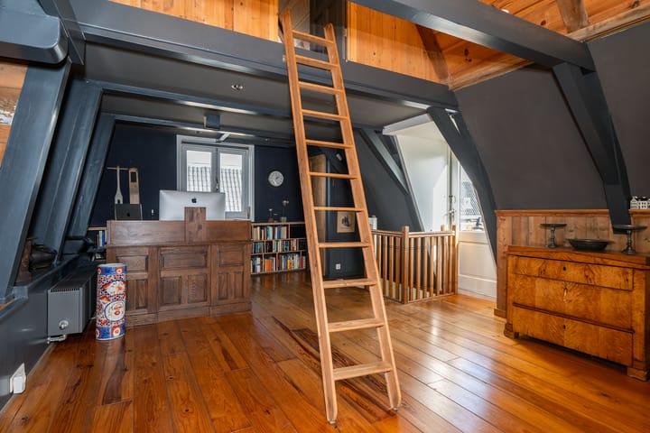 Foto 19 van Warmoesstraat 34-E