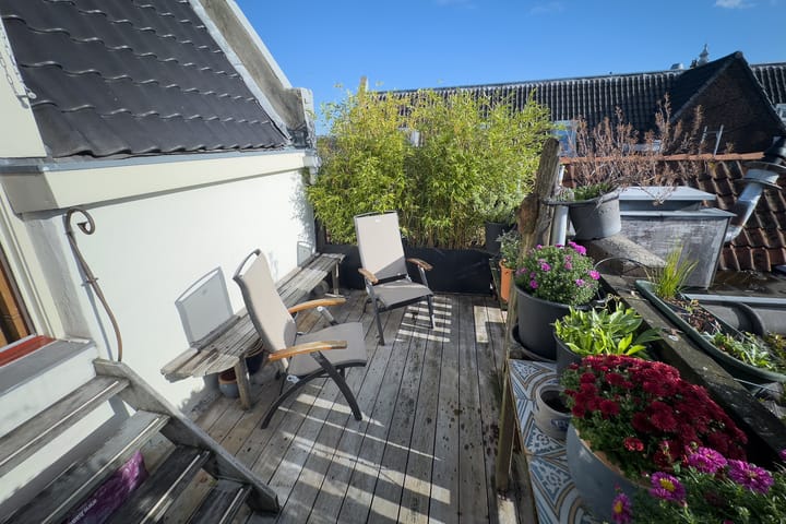 Foto 28 van Warmoesstraat 34-E