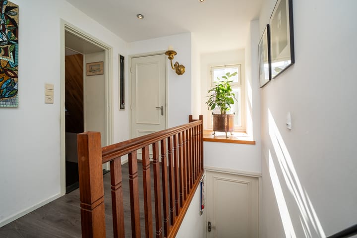 Foto 36 van Warmoesstraat 34-E