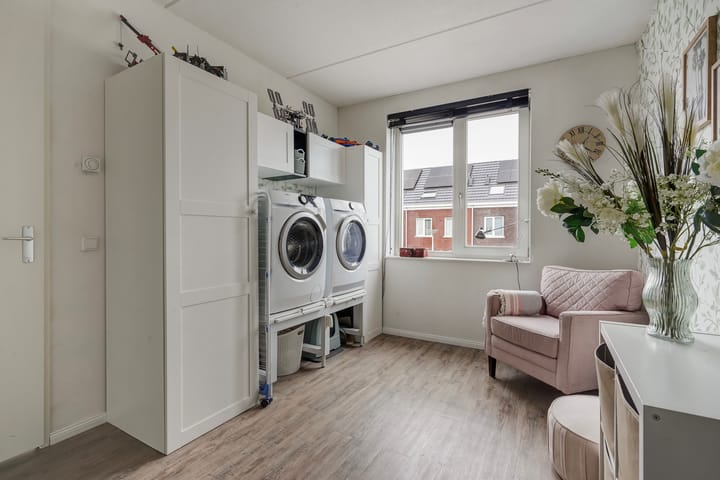 Foto 38 van De Laan van Westlands Roem 48