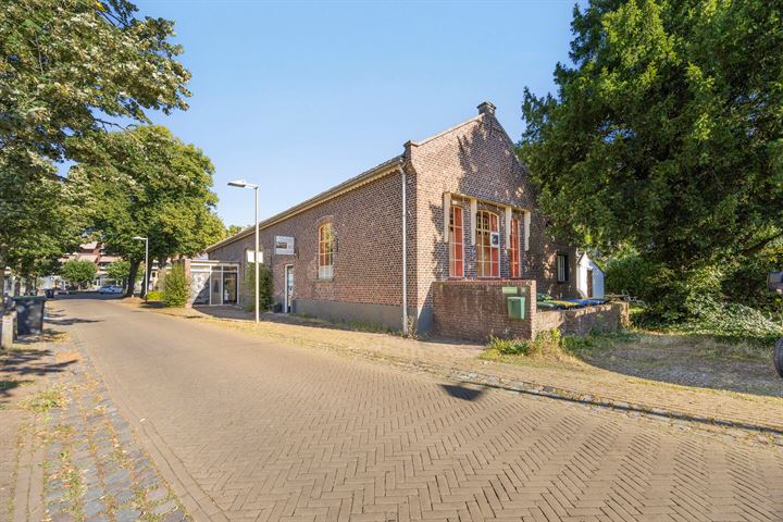 Bekijk foto 4 van Kerkplein 12