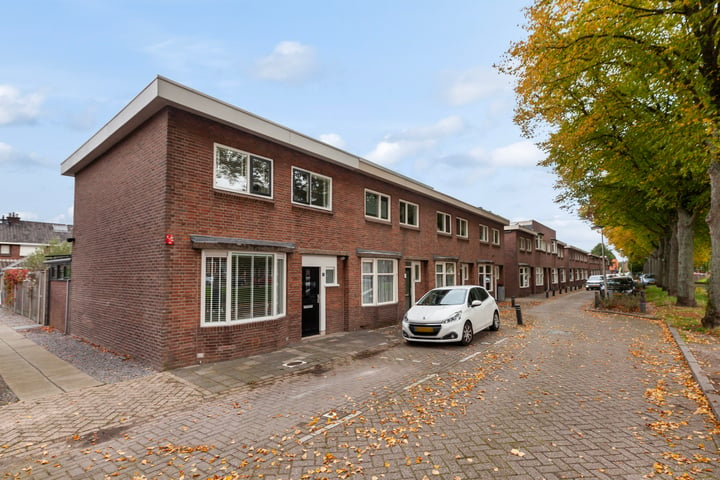 View photo 2 of Boezemstraat 21