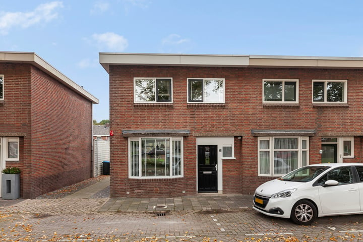 View photo 37 of Boezemstraat 21