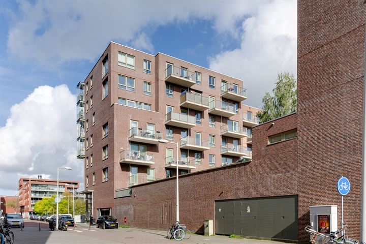 Bekijk foto 4 van Pieter van der Werfstraat 71