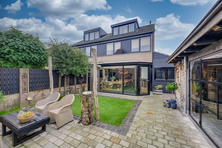 Foto 32 van Meidoorn 42