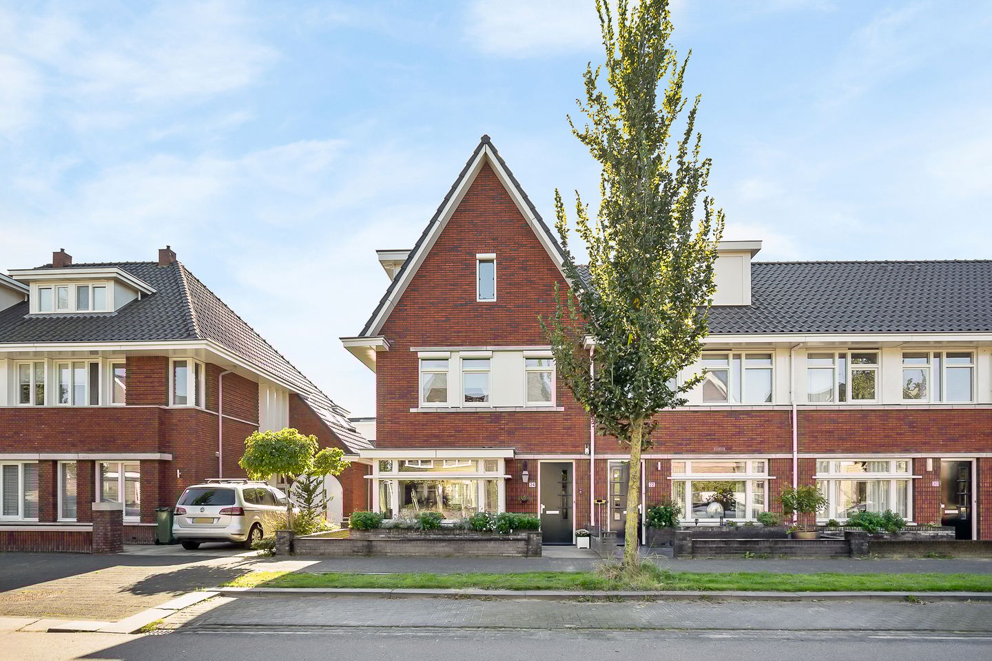 Foto 1 van Den Oeverlaan 24