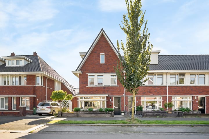 Foto 1 van Den Oeverlaan 24