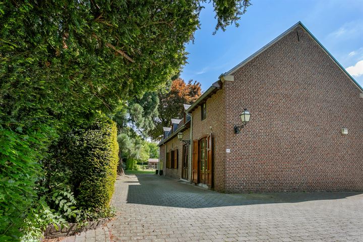 Bekijk foto 1 van Bourgognestraat 77-A