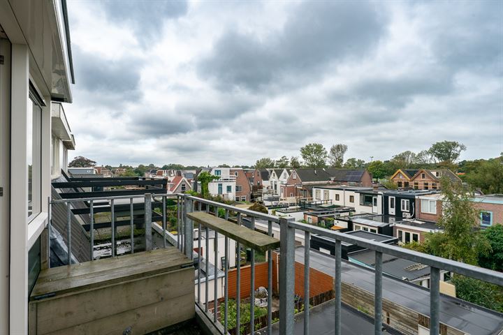 Bekijk foto 17 van Kennemerstraatweg 60-C