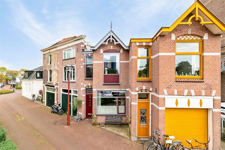 Bekijk foto 25 van Van Teylingenstraat 6