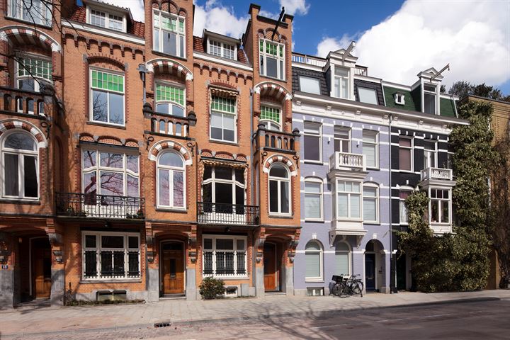 View photo 1 of Van Breestraat 14