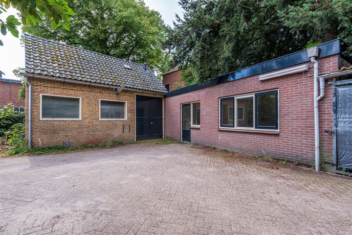 Bekijk foto 4 van Badhuislaan 8-A