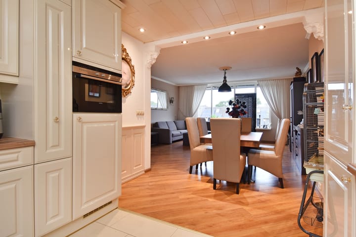 Foto 7 van Albert Schweitzerlaan 229