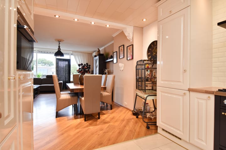 Foto 8 van Albert Schweitzerlaan 229