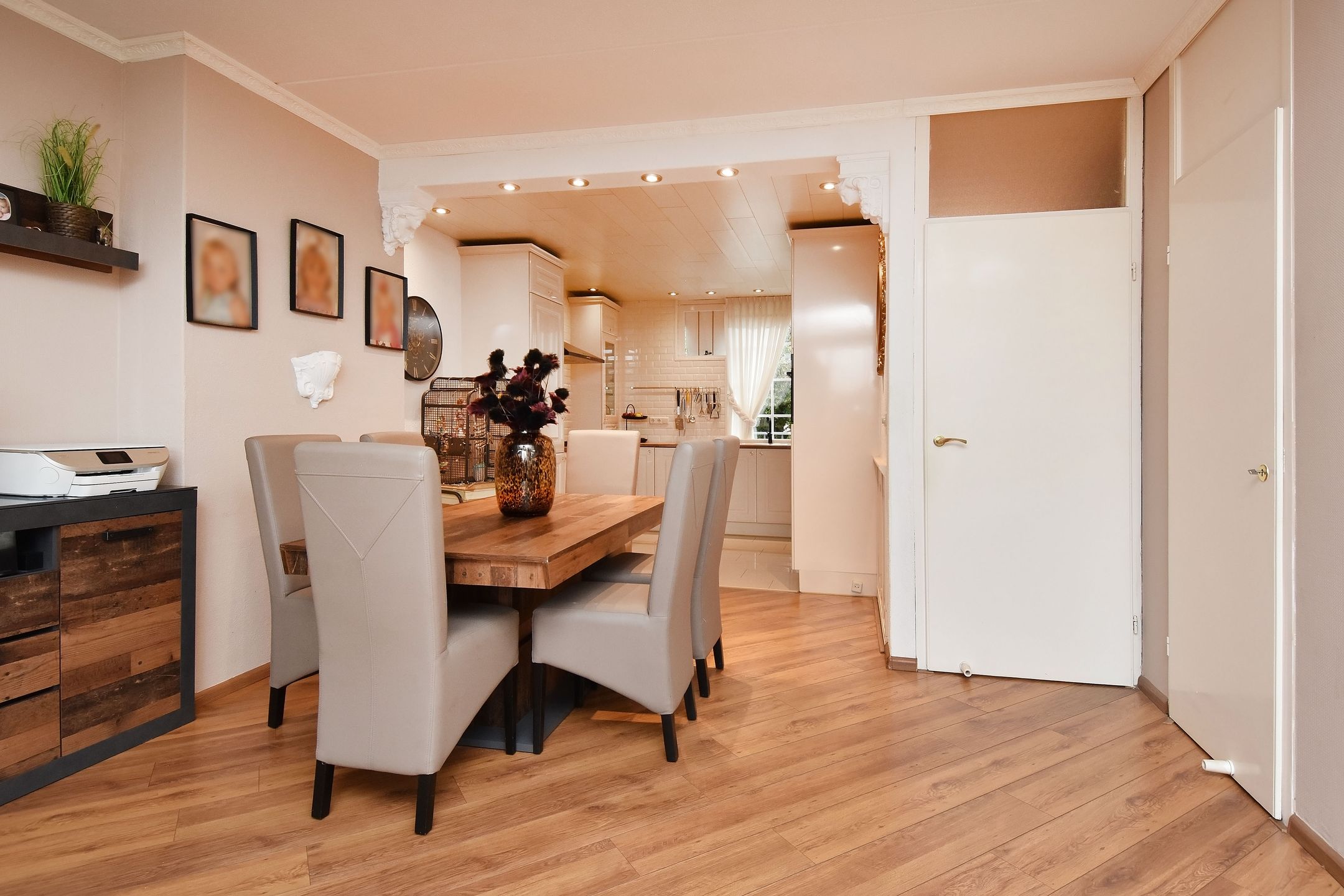 Photo 9 of Albert Schweitzerlaan 229