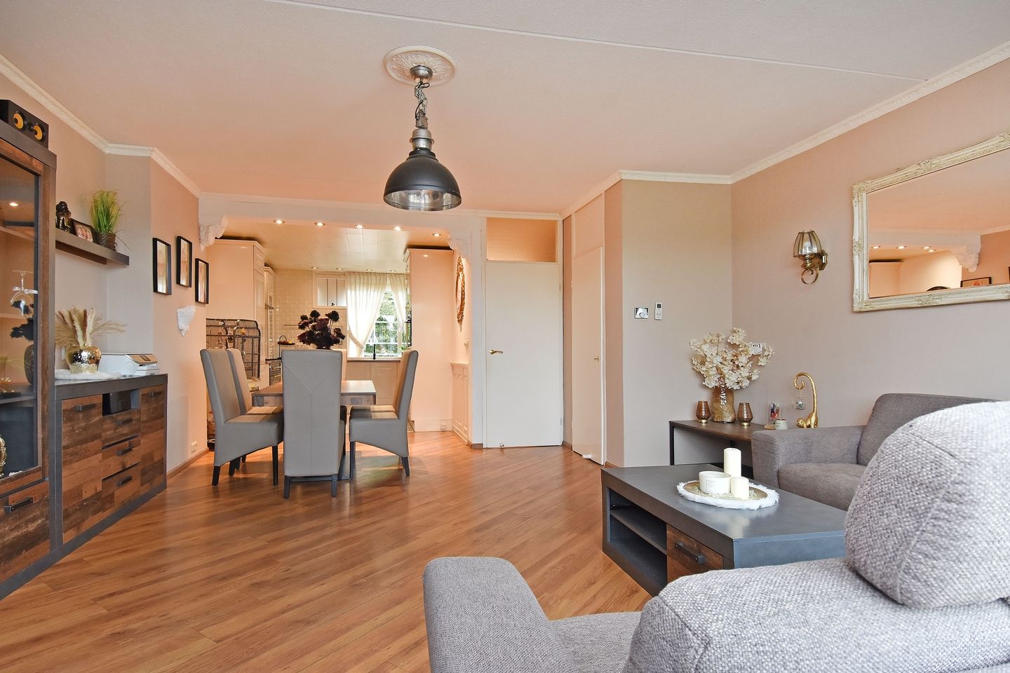 Photo 10 of Albert Schweitzerlaan 229