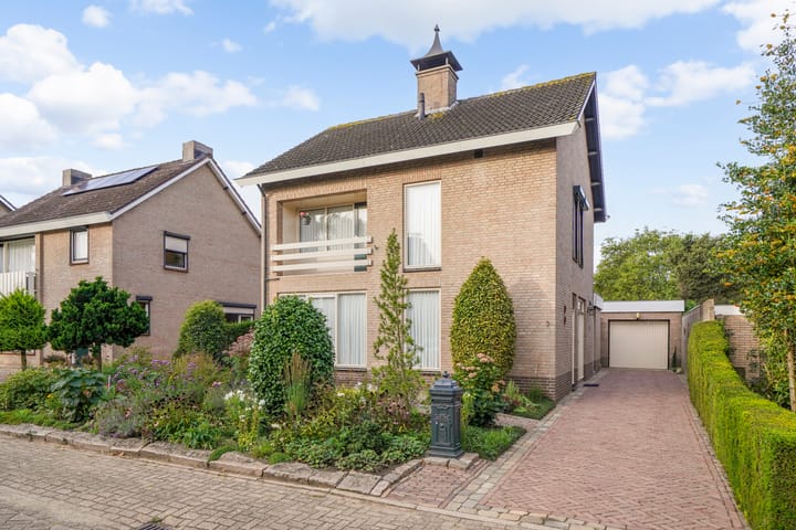 Foto 1 van Achtmorgenstraat 3