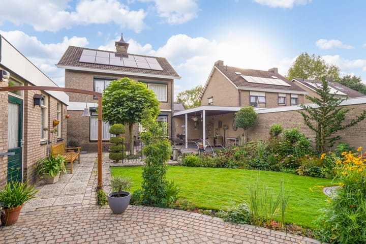 Foto 3 van Achtmorgenstraat 3