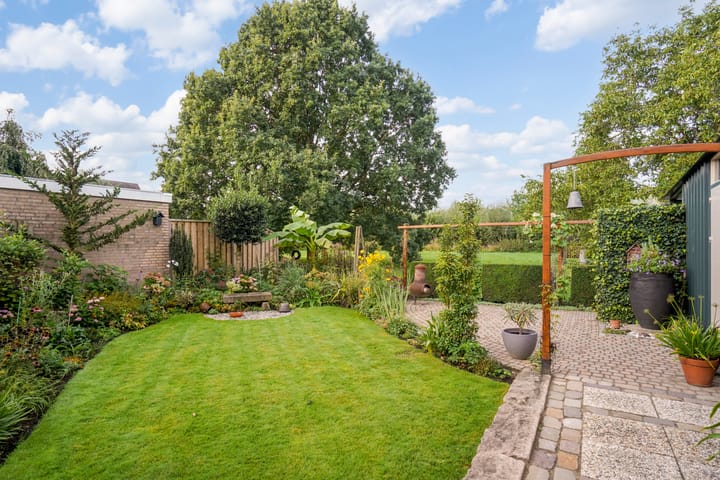 Foto 42 van Achtmorgenstraat 3