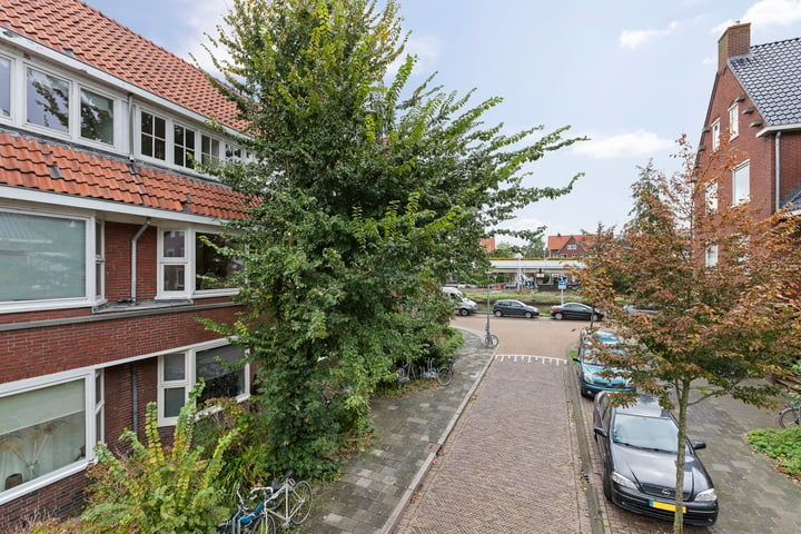 Bekijk foto 34 van Van der Waalsstraat 1-B