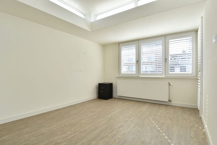 Foto 70 van Jongeneelstraat 13