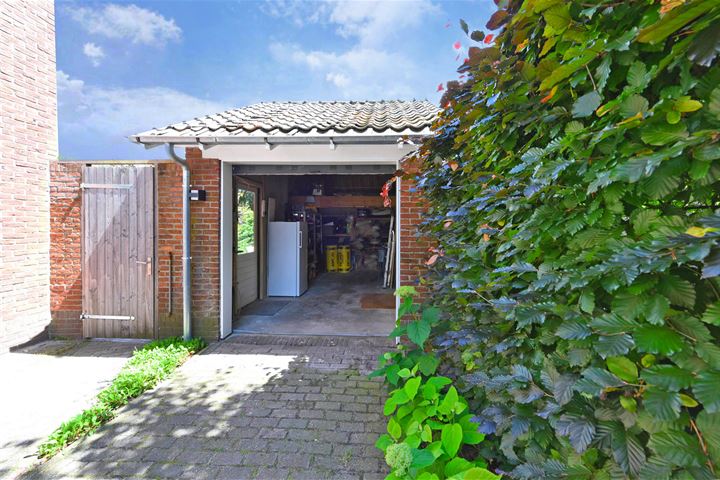 View photo 52 of Middelwijkstraat 43