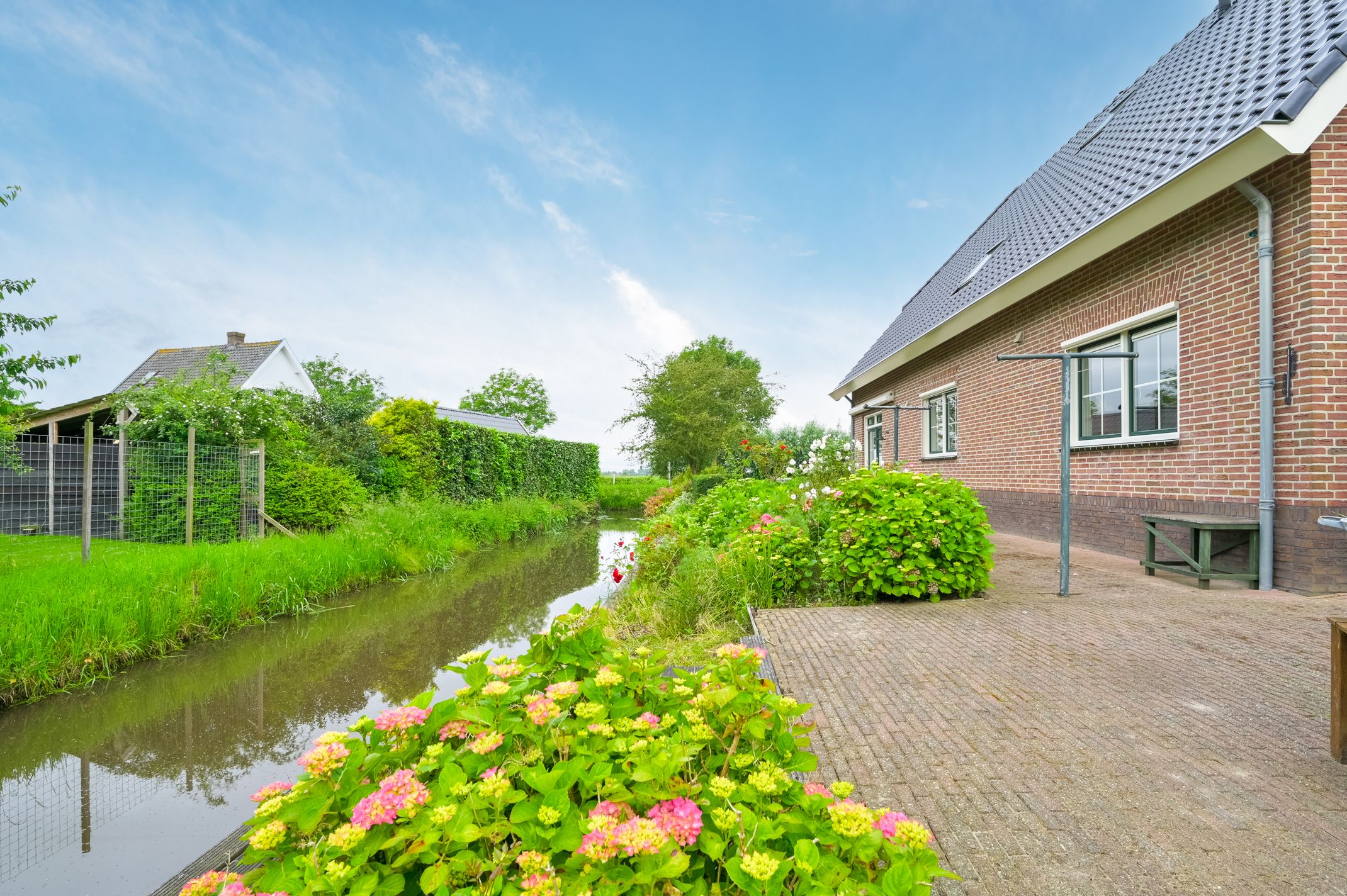 Foto 75 van Dorpsweg 51-B