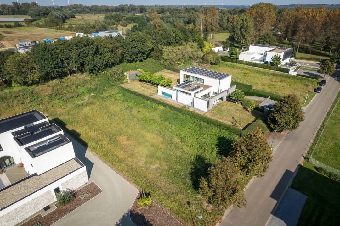 Photo 1 of Leon Hermanslaan 8