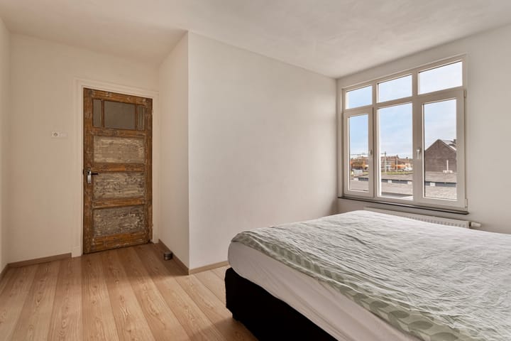 Foto 20 van Robert Regoutstraat 5