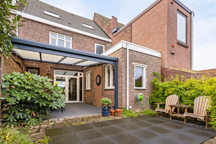 Foto 23 van Robert Regoutstraat 5