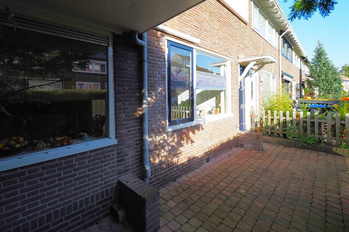 View photo 7 of Amerstraat 35