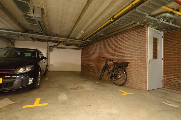 View photo 1 of Parkeerplaats Spinhuispad