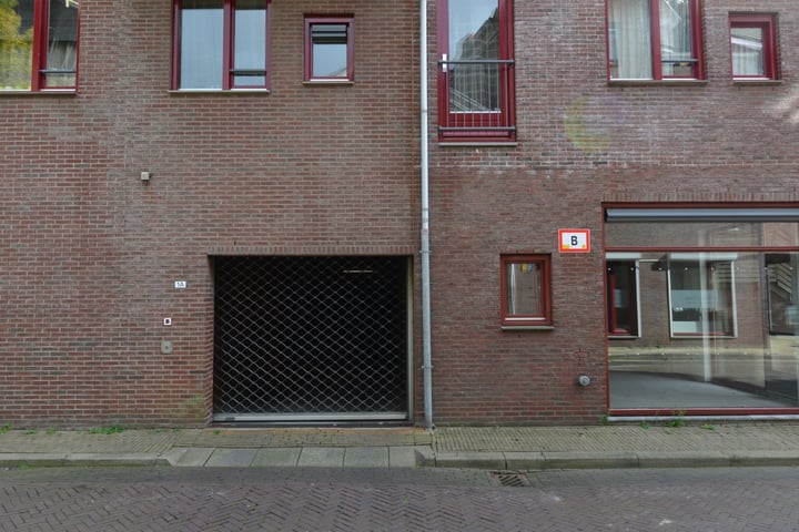 View photo 2 of Parkeerplaats Spinhuispad