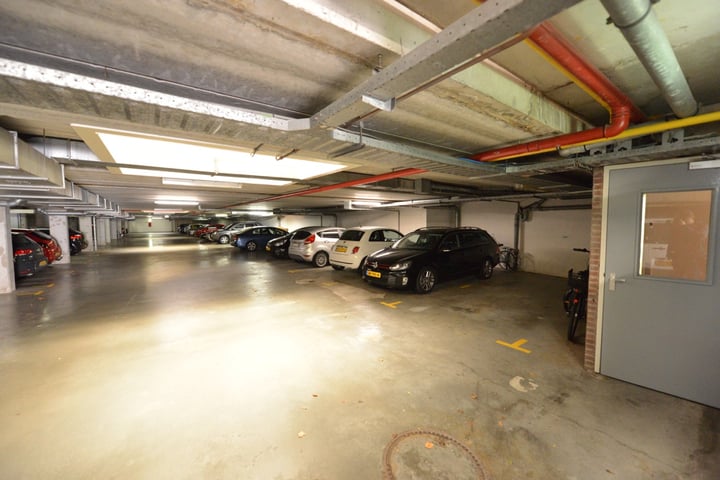 View photo 3 of Parkeerplaats Spinhuispad