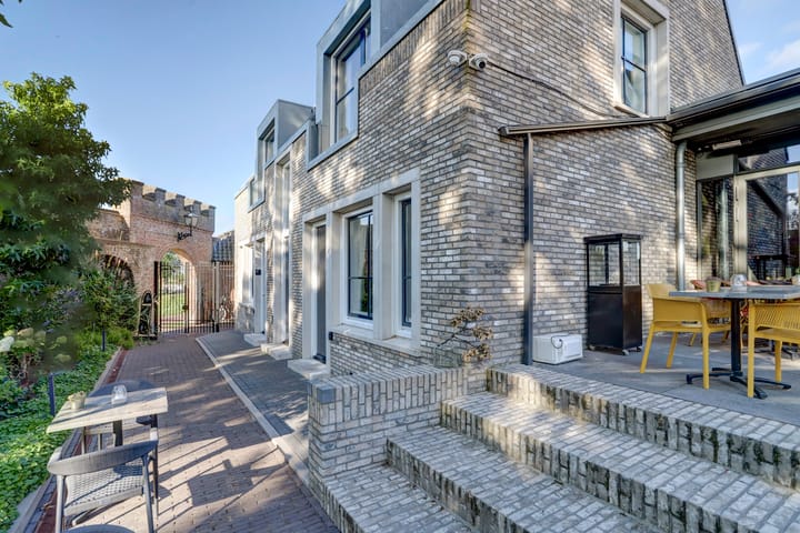 Photo 2 of Vijhestraat 1-H