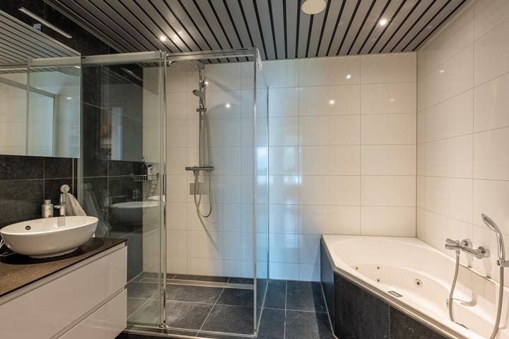 Foto 19 van Peter van Anrooylaan 163