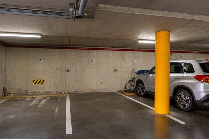 Foto 36 van Peter van Anrooylaan 163