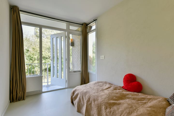 Foto 26 van Roosmarijnhof 13