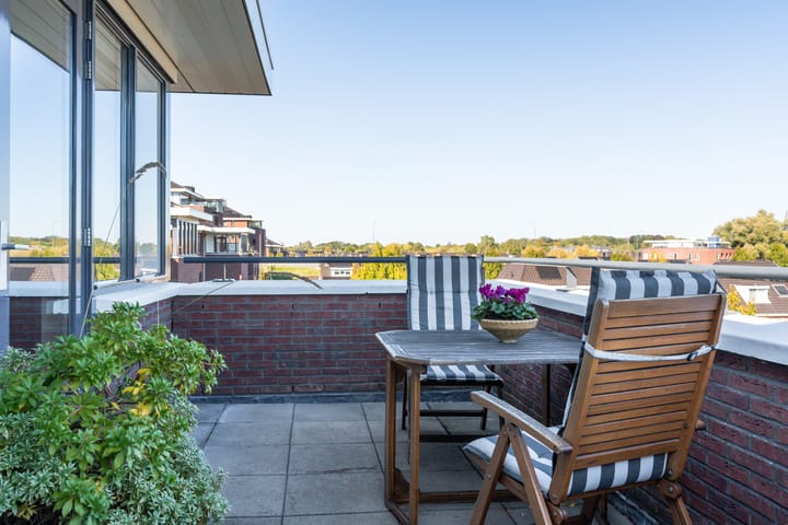 Foto 2 van Burgemeester Van den Helmlaan 55