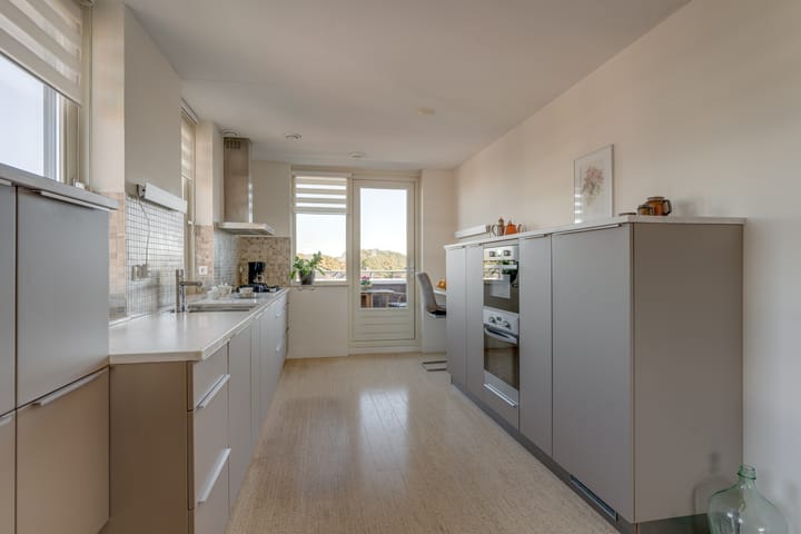 Foto 10 van Burgemeester Van den Helmlaan 55