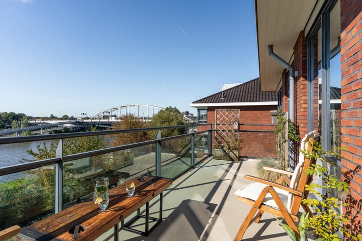 Foto 14 van Burgemeester Van den Helmlaan 55